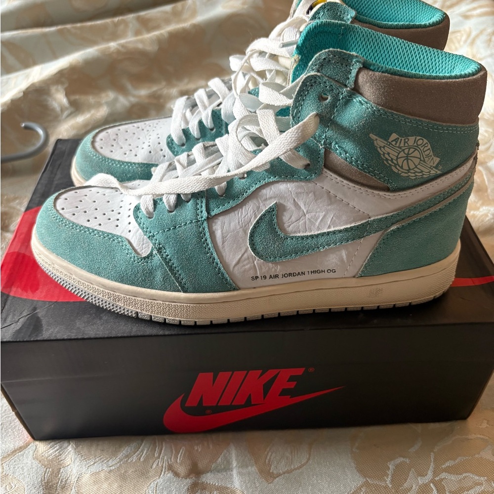 Nike Blue and White Sneakers High-Top Design